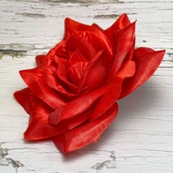 Голова розы раскрытой. D=15см.